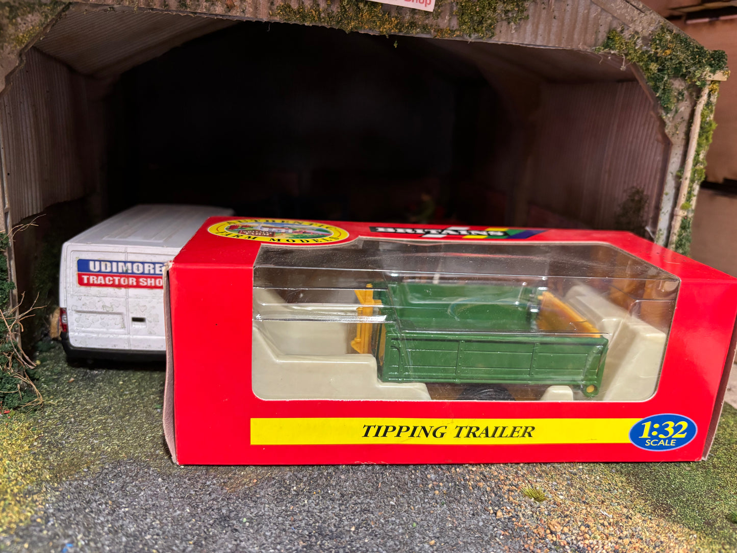 9565 Vintage Britains tipping Trailer 1:32 scale obsolete