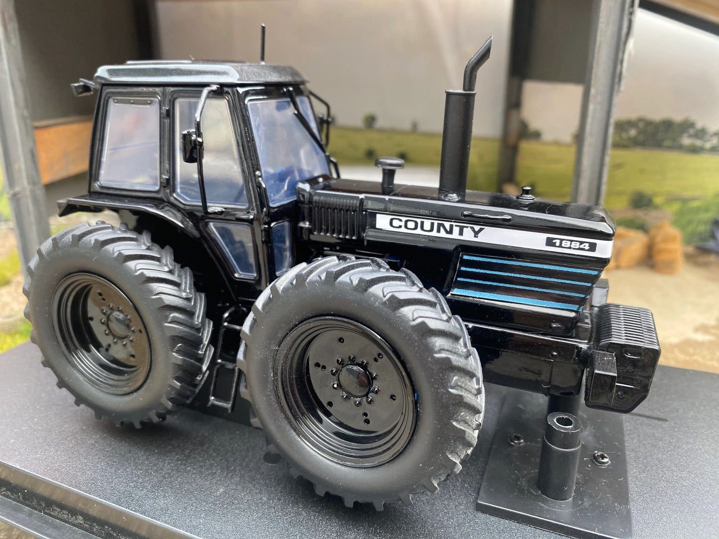 All Black County 1884 Tractor black wheels Conversion 1:32 scale Image 3