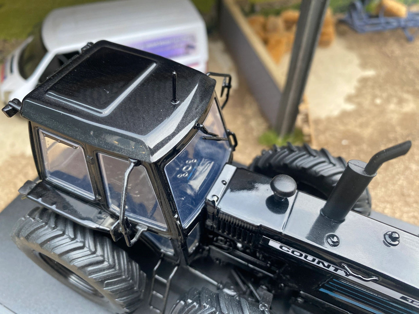 All Black County 1884 Tractor black wheels Conversion 1:32 scale Image 5