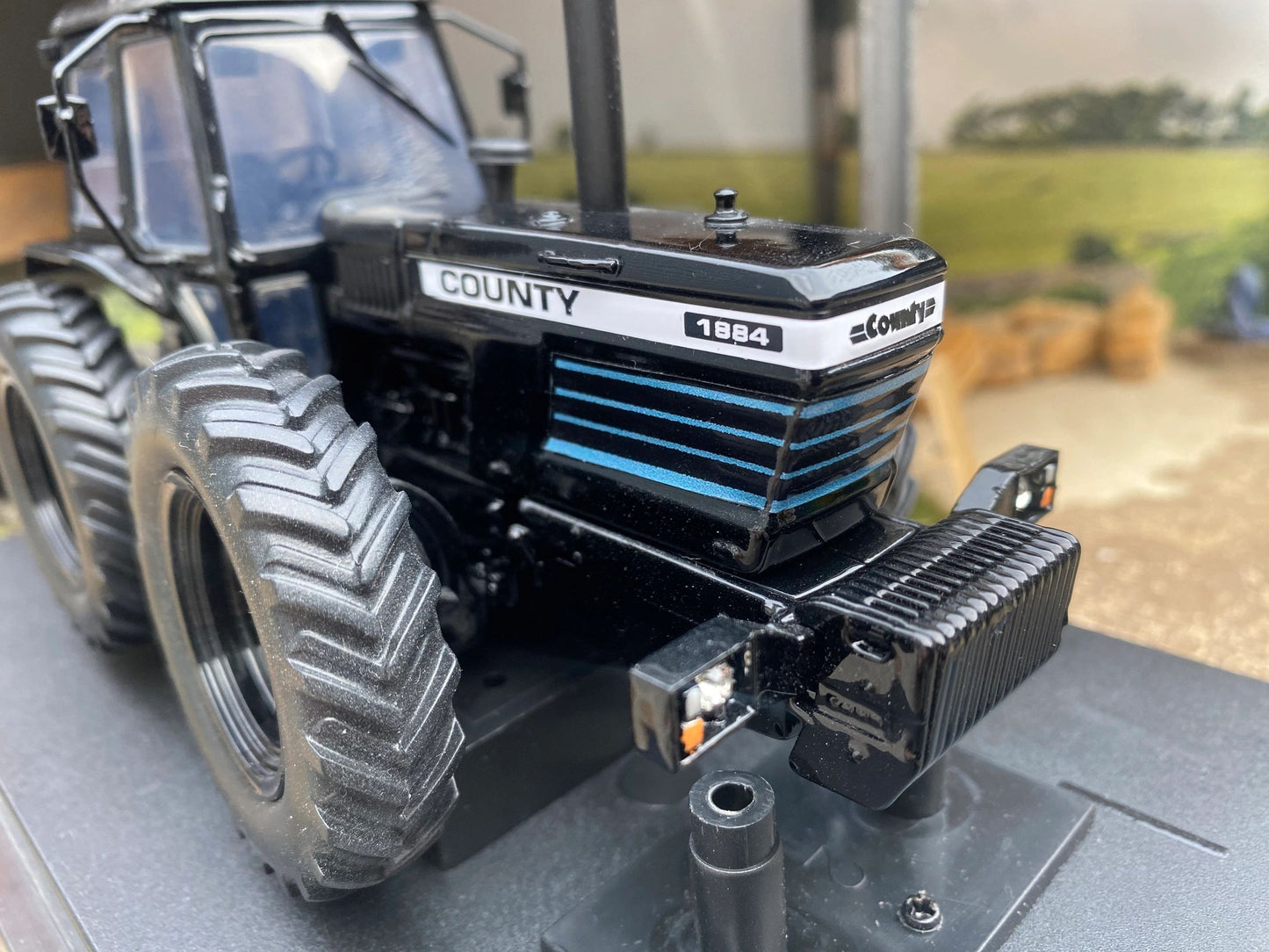 All Black County 1884 Tractor black wheels Conversion 1:32 scale Image 6