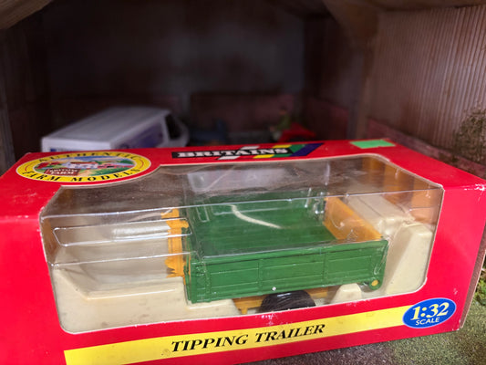9565 Vintage Britains Tipping trailer 1:32 scale boxed Obsolete