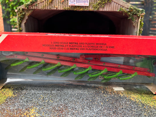 9554 Vintage Britains Kverneland 8 furrow plough green version 1:32 scale