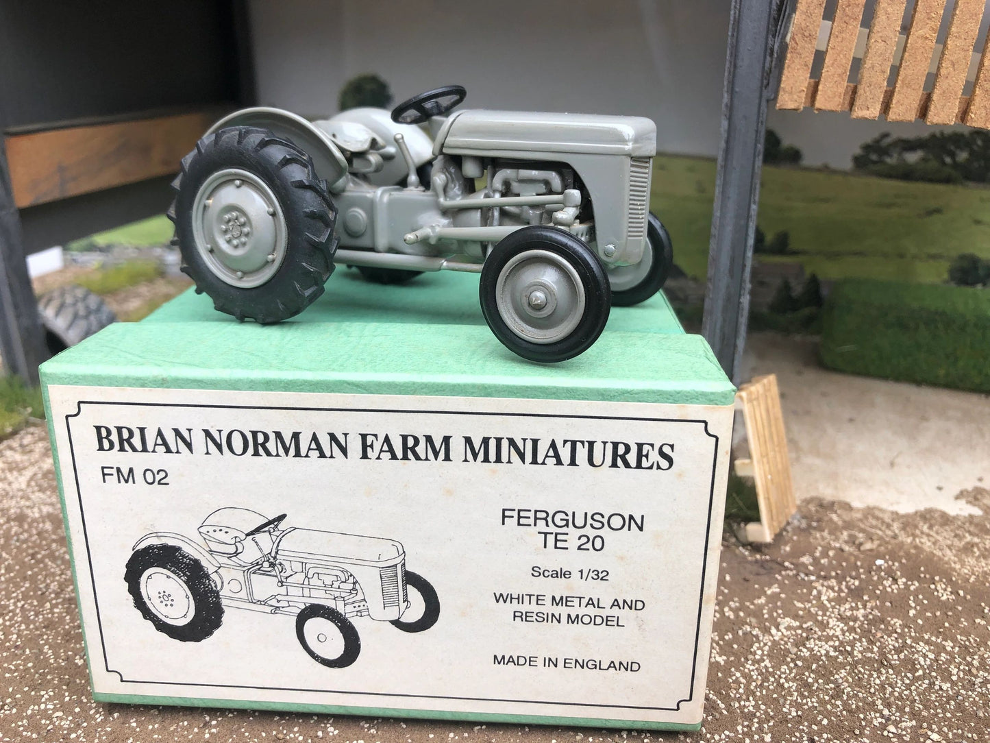 Brian Norman Ferguson TE 20 Tractor Limited Edition 1:32 scale Image 3