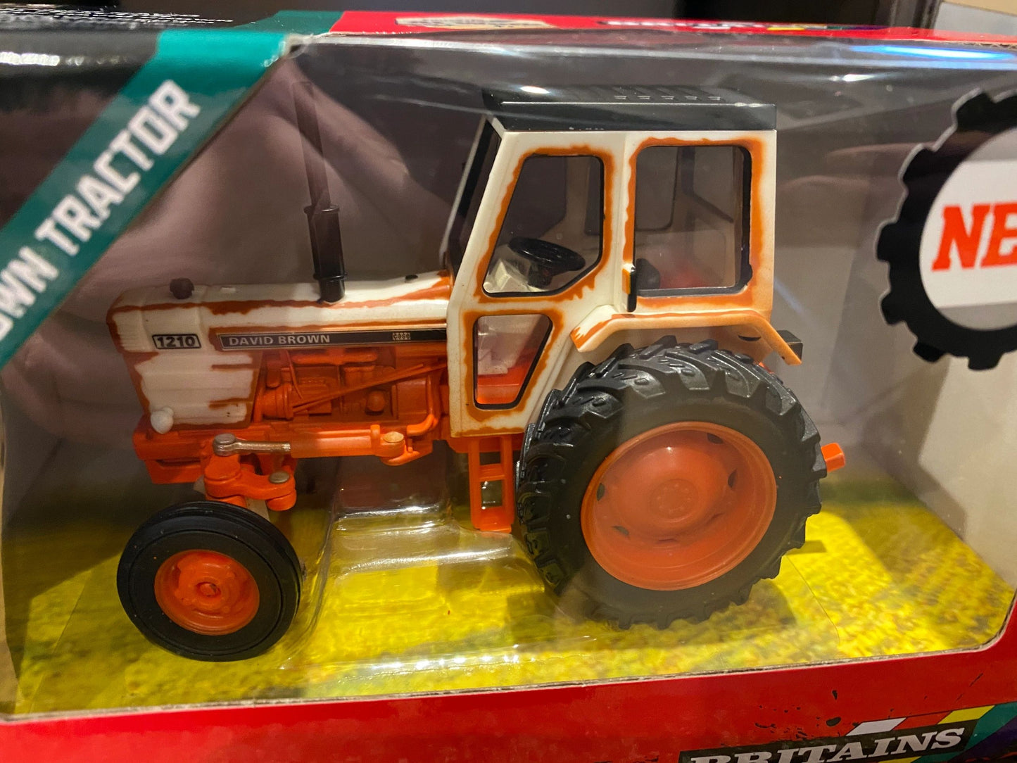 Britains 43307 Weathered David Brown 1210 Tractor 1:32 scale Image 3