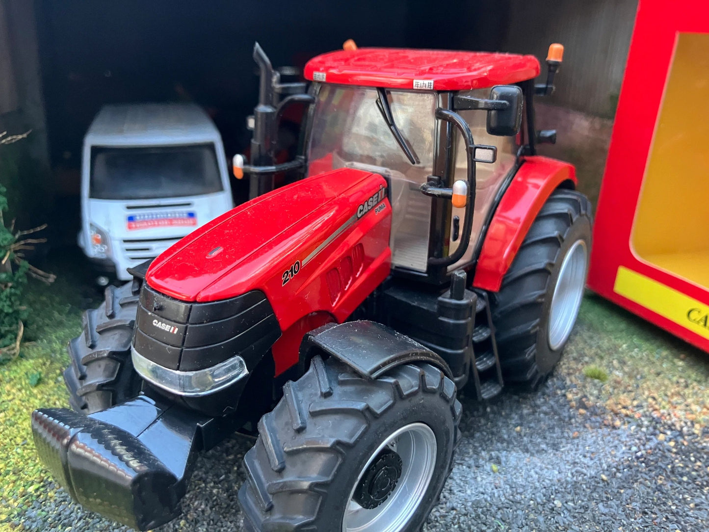 Britains CASE IH Puma 210 Tractor 1:32 scale boxed 42303 Image 5