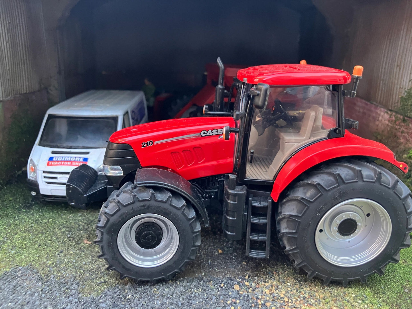 Britains CASE IH Puma 210 Tractor 1:32 scale boxed 42303 Image 6