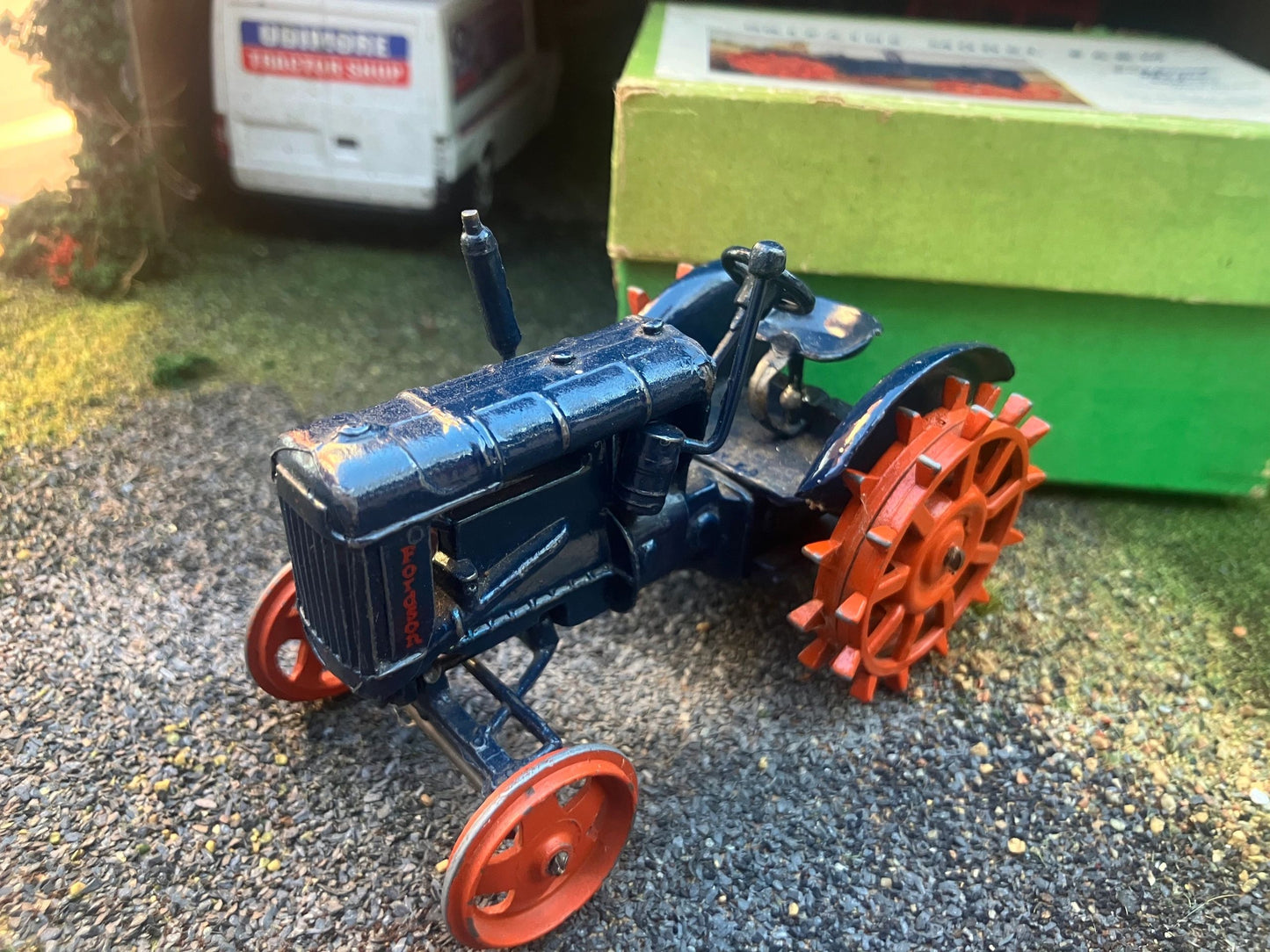 Britains Fordson Major Spud wheels 1:32 scale boxed 127F Image 3