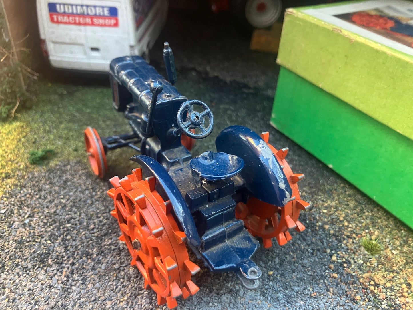 Britains Fordson Major Spud wheels 1:32 scale boxed 127F Image 4