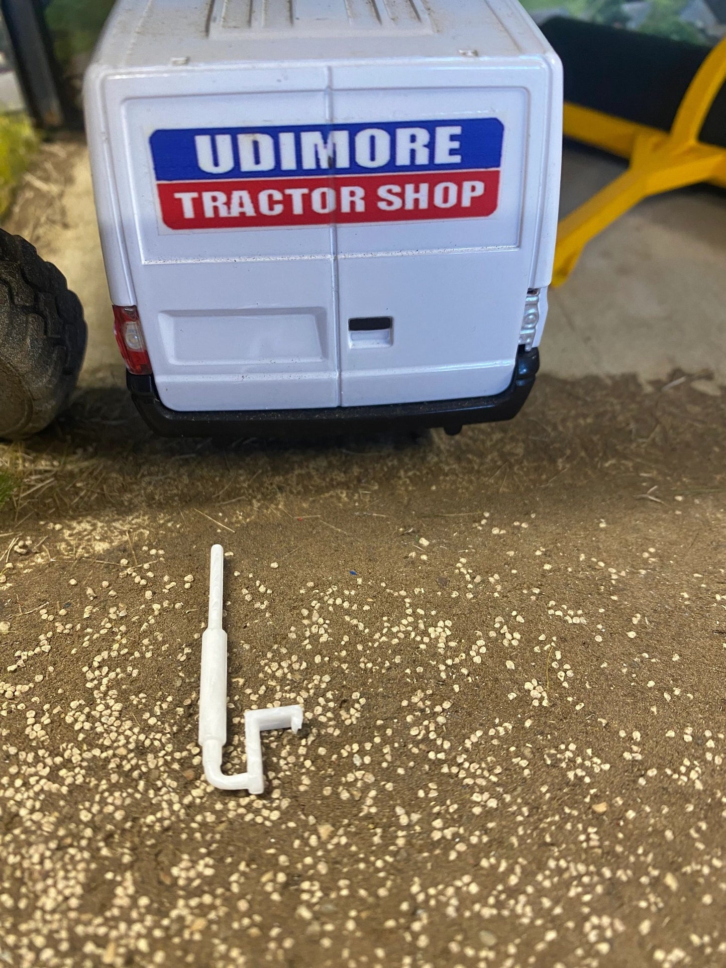 Britains Massey Ferguson 135 Tractor exhaust 1:32 scale Image 2