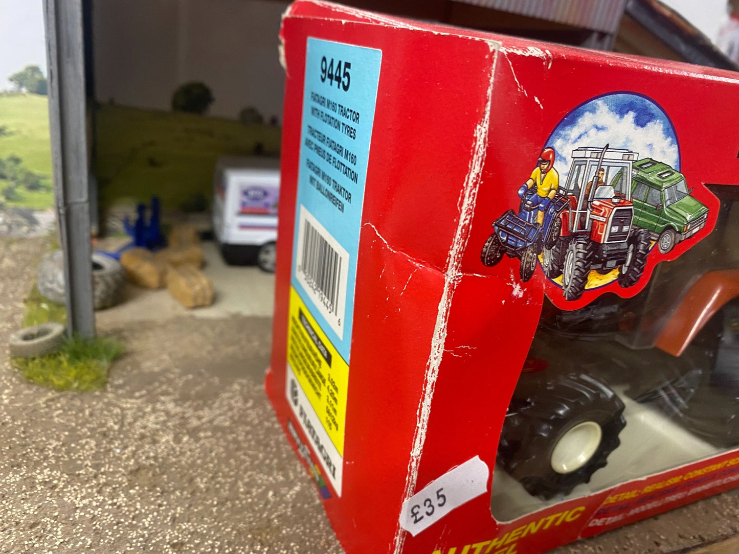 Britains New Holland M160 Floatations Tractor 9542 1:32 scale Image 3