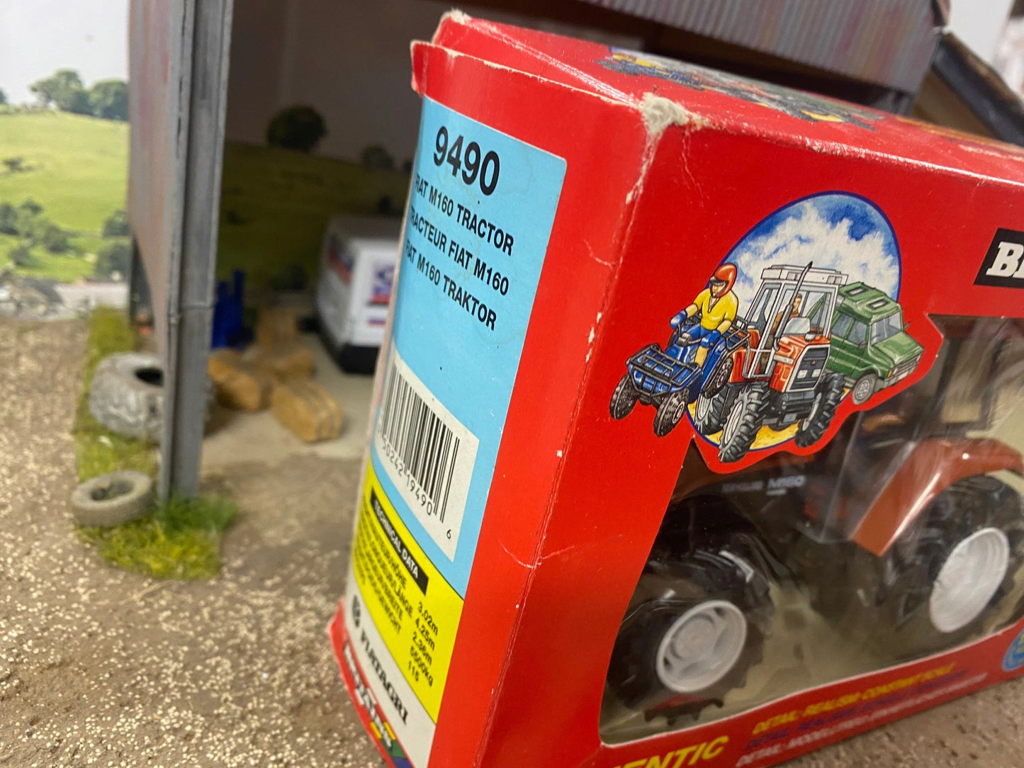 Britains New Holland M160 Tractor 9540 1:32 scale Image 3