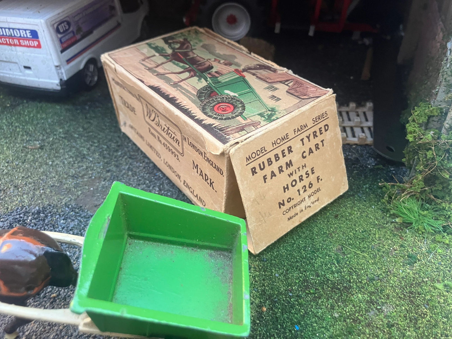 Britains Rubber Tyred Farm cart & horse 1:32 scale boxed 126F Image 4