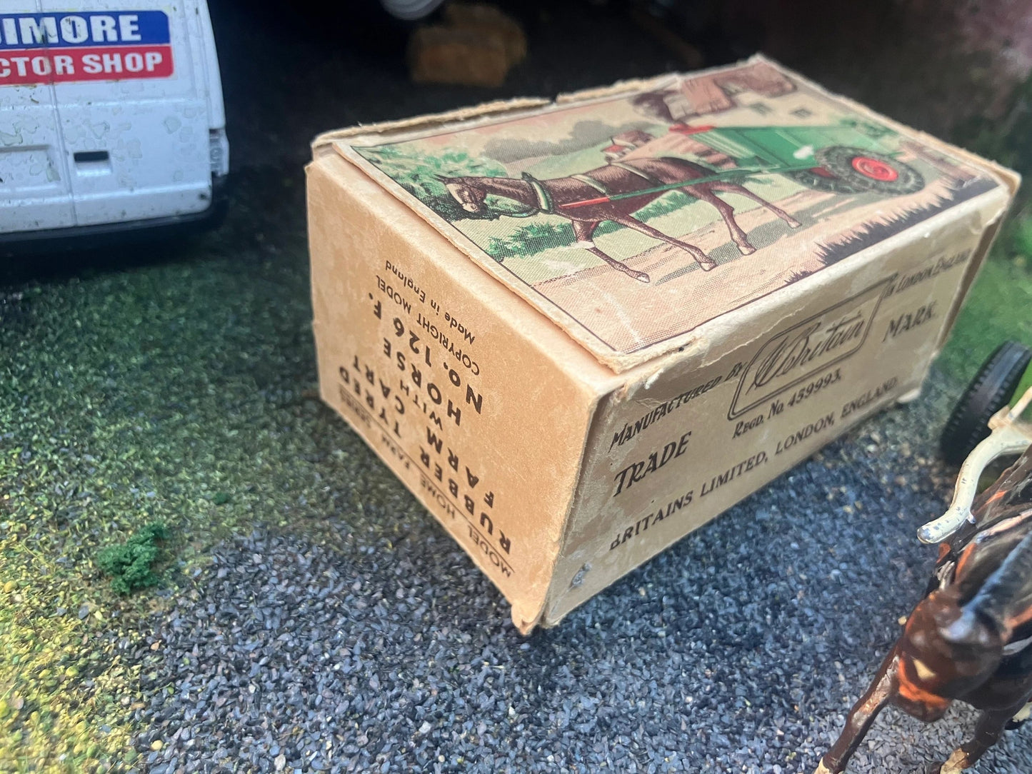 Britains Rubber Tyred Farm cart & horse 1:32 scale boxed 126F Image 5