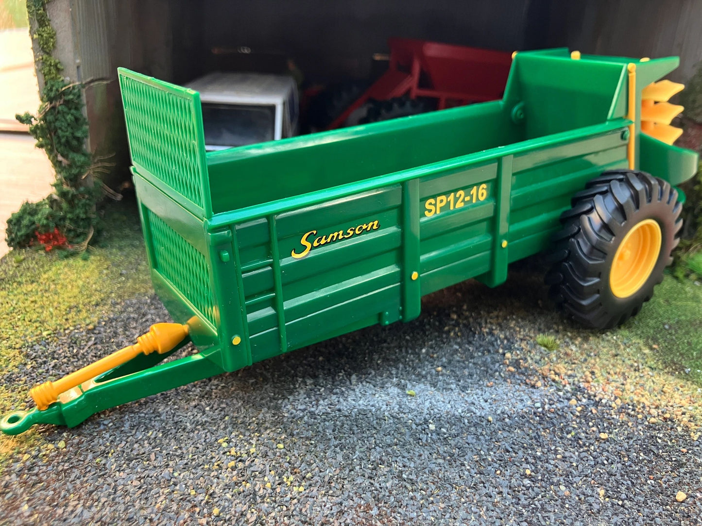 Britains Samson SP12-16 Manure Muck Spreader 1:32 scale boxed 40528 Image 4