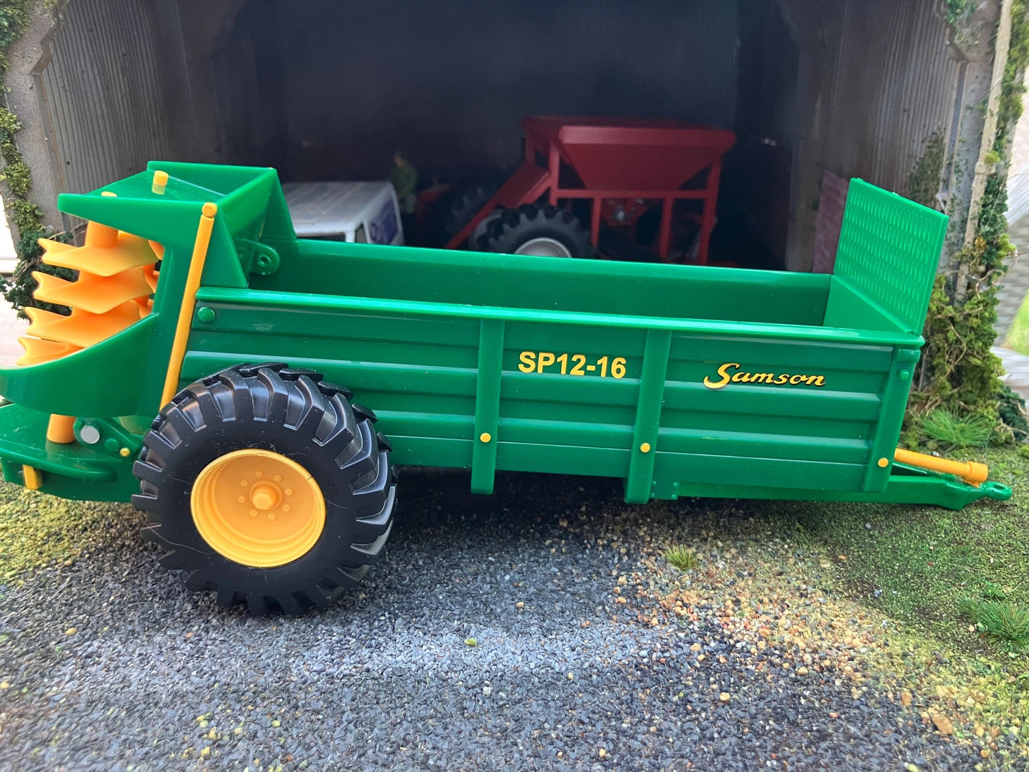 Britains Samson SP12-16 Manure Muck Spreader 1:32 scale boxed 40528 Image 6