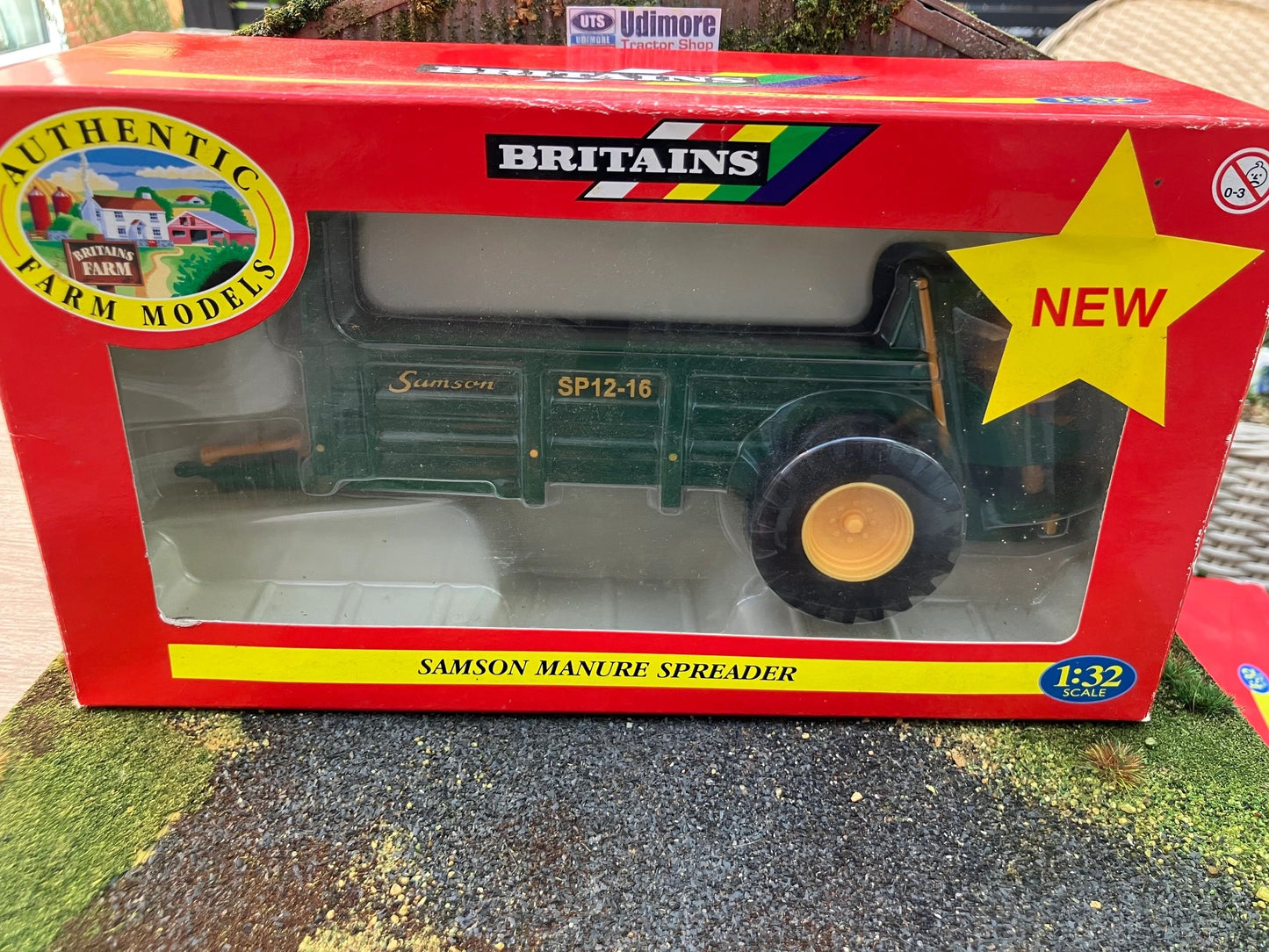 Britains Samson SP12-16 Manure Muck Spreader 1:32 scale boxed 40528 Image 7