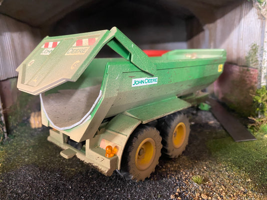 Weathered John Deere tipping Trailer conversion 1:32 scale BOXED