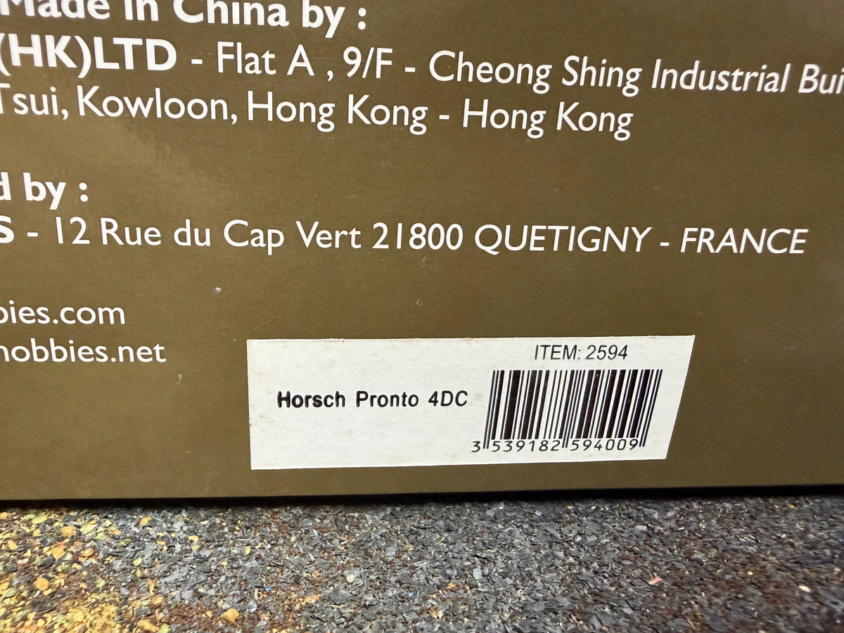 RARE Universal Hobbies UH2594 Horsch Pronto 4 DC Seed Drill 1:32 Scale – Boxed Obsolete