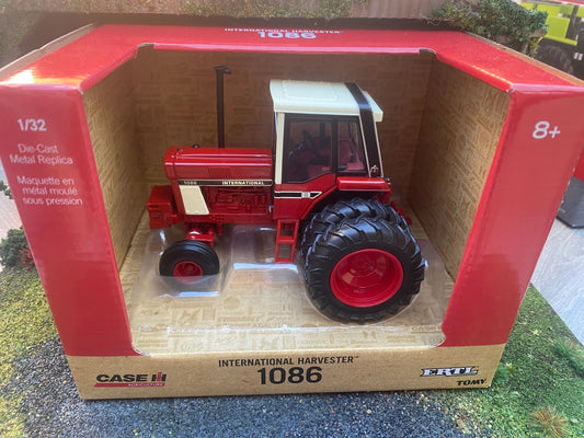 CASE International Harvester 1086 Tractor rear duals 1:32 scale ERTL 44316 Image 2