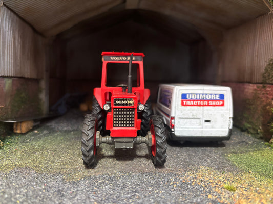 9521 Britains Volvo BM Tractor obsolete VINTAGE 1:32s scale