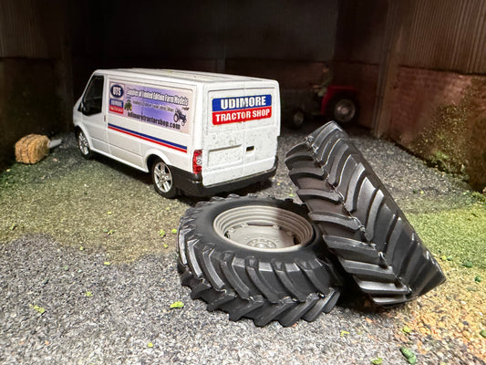 04260 pair of Tractor Rear wheels 56mm x 18mm Artisan32 farm machinery 1:32 scale
