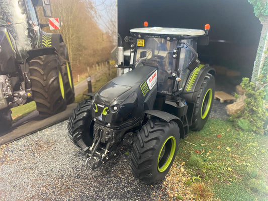 CLAAS Axion 870 Kramps de Wild Tractor Limited Edition 1:32 scale ROS Image 2