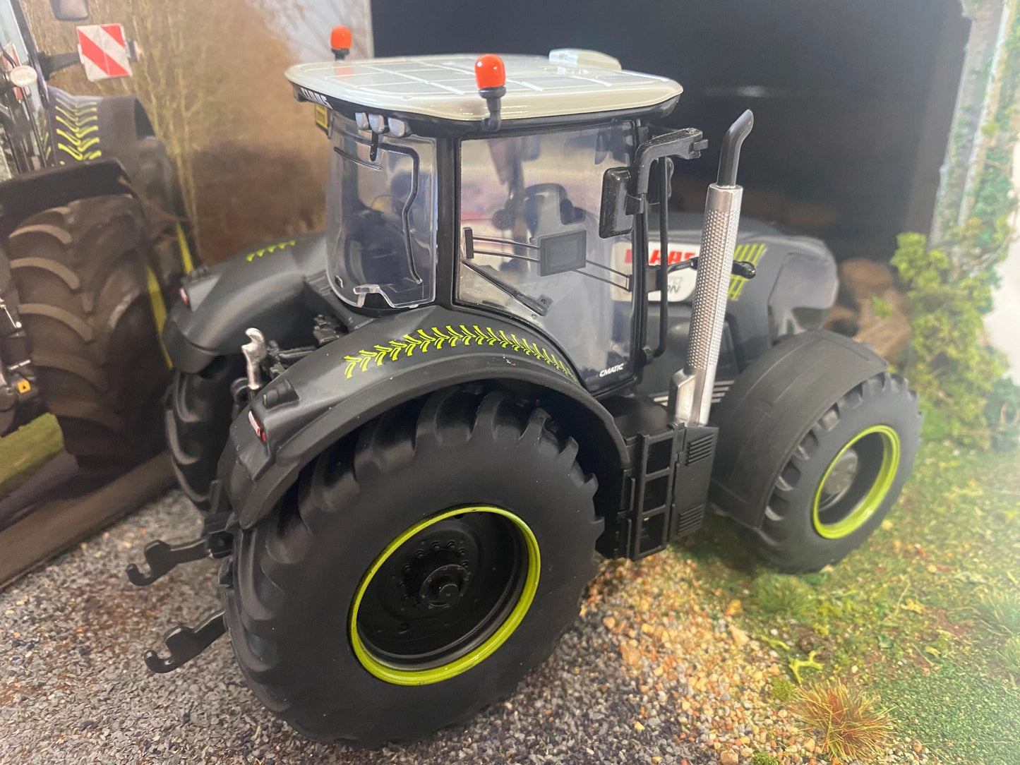 CLAAS Axion 870 Kramps de Wild Tractor Limited Edition 1:32 scale ROS Image 4