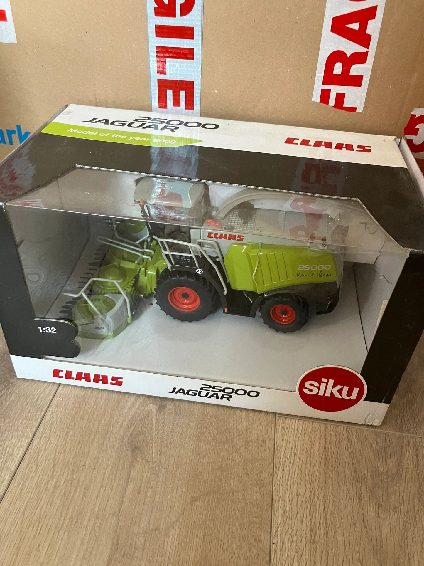 CLAAS Jaguar 25000 Forage Harvester Limited Edition 1:32 scale Image 3