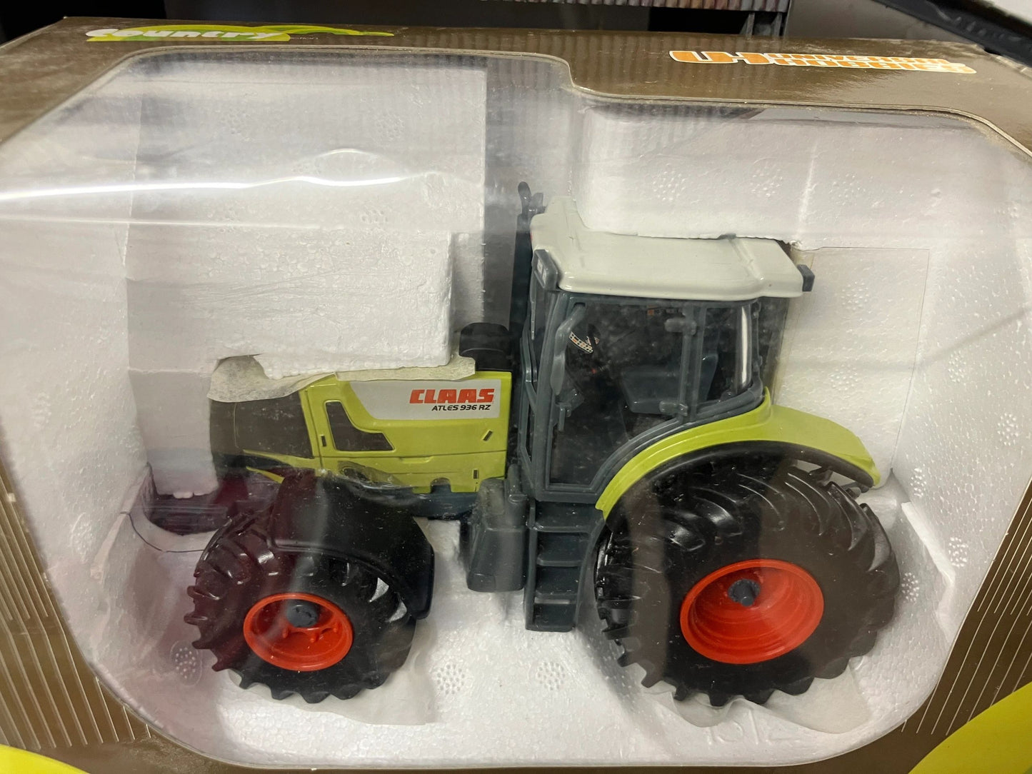 Claas Atles 936 RZ Tractor Original box 1:32 scale Universal Hobbies UH2221 Image 3