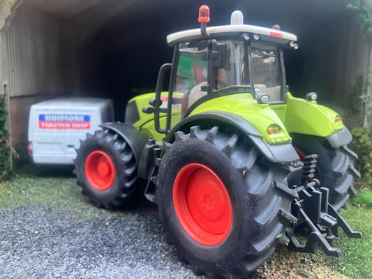 Claas Axion 850 Tractor 1:32 BOXED Siku Image 2