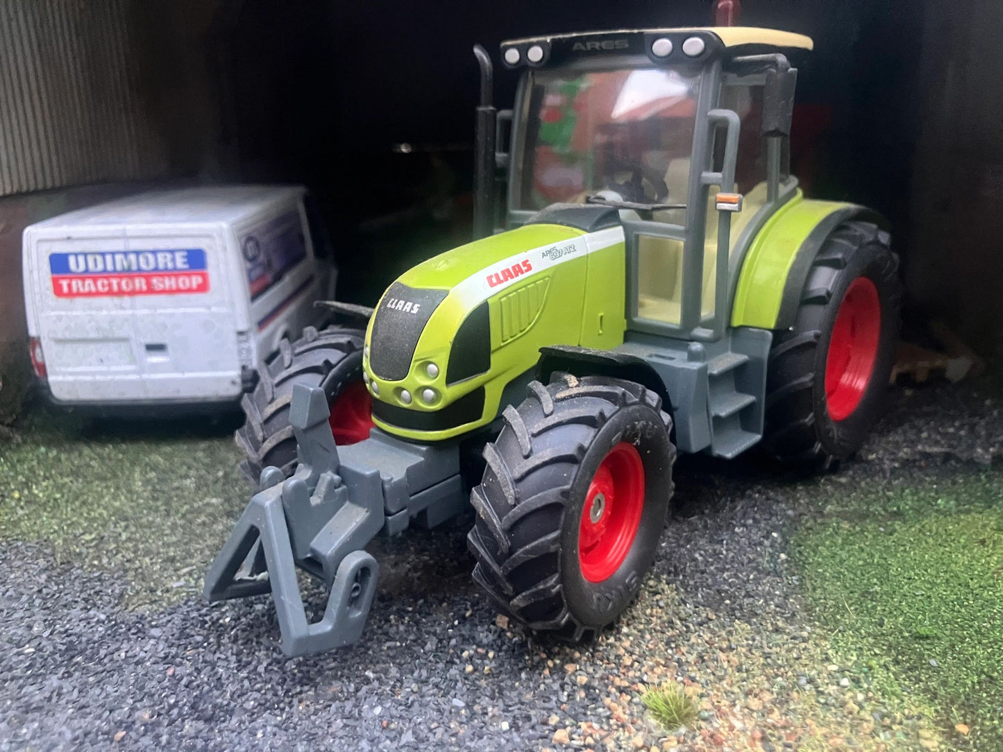 Claas Axion Ares 617 Tractor 1:32 BOXED Siku Image 5