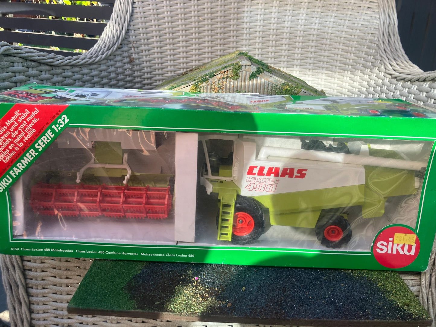 Claas Lexion 480 Combine Harvester 1:32 scale Boxed Universal Hobbies Image 6