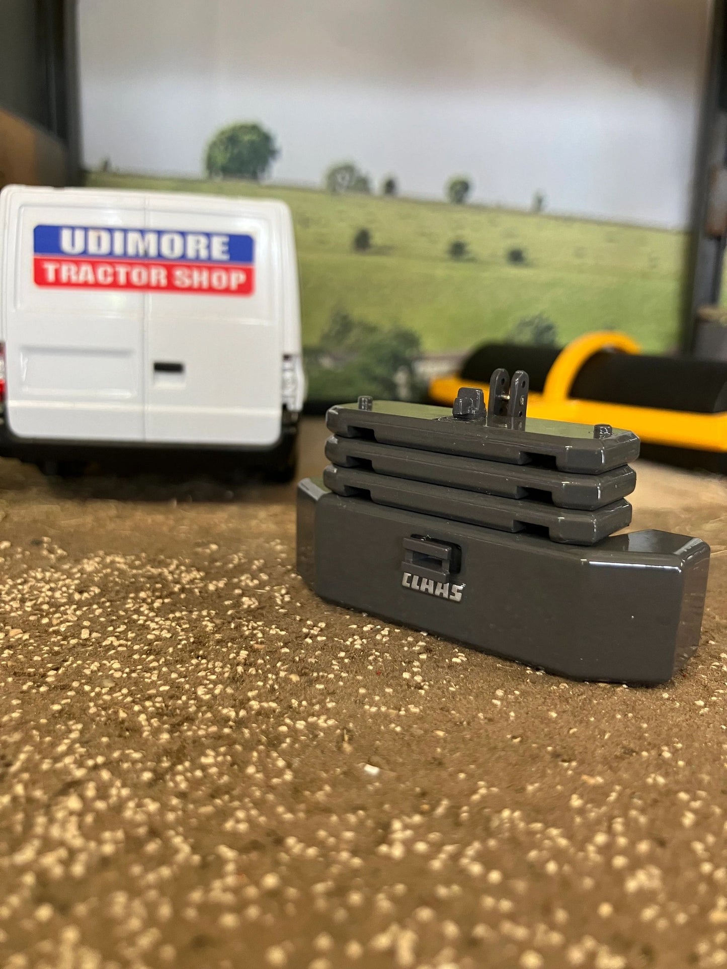 Class Xerion 3800 Tractor Front Weight 3300 1:32 scale Image 5