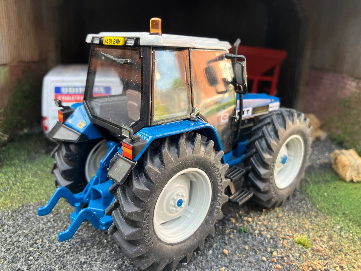 County 1184-40 4wd Tractor Conversion 1:32 scale Image 3
