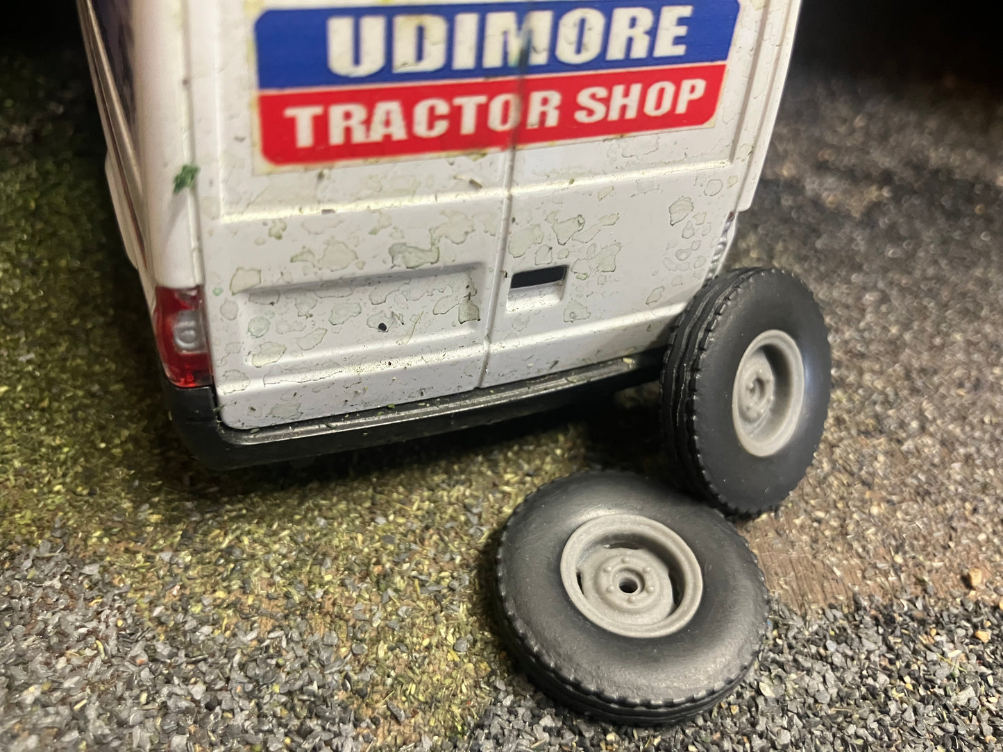 04224 Set of 2 Front wheels 2wd Artisan32 farm machinery 1:32 scale