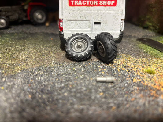 04208 pair of wheels Artisan32 farm machinery 1:32 scale 24mm x 8mm trailed unit trailers etc