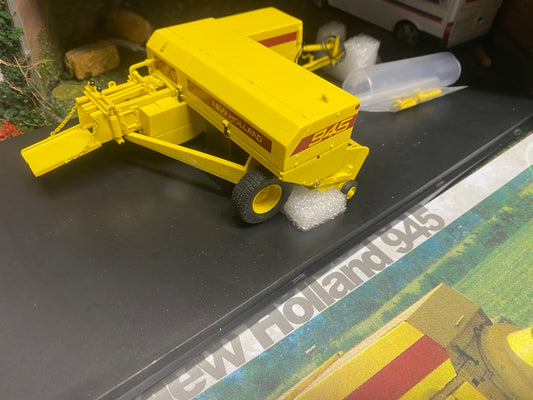 New Holland 945 Hayliner Baler Limited Edition 1:32 scale VKA Models