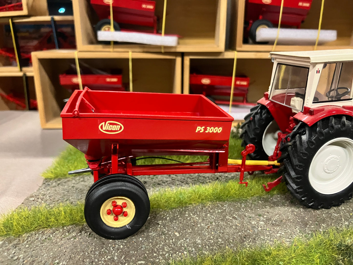 Vicon PS3000 Spreader Scratch built COLLECTION ONLY 1:32 scale