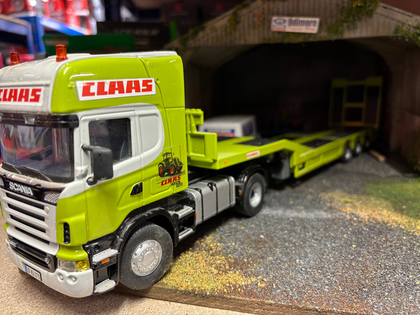 Scania R620 Truck Low Loader Conversion in CLAAS colours 1/32 farming models 1:32 scale SIKU