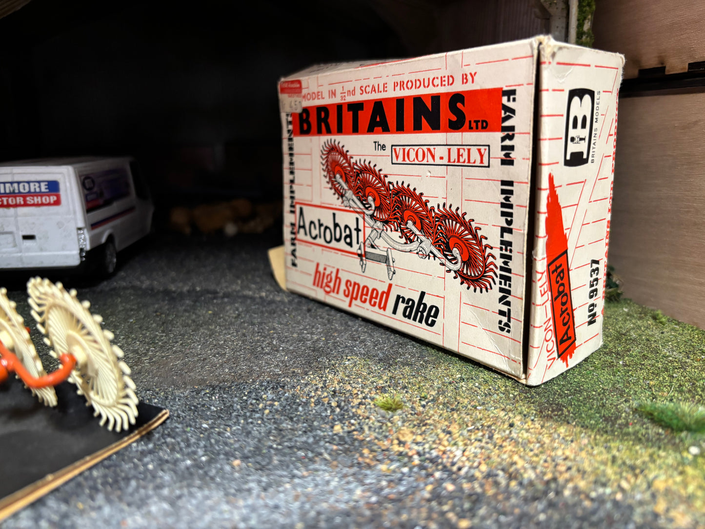 Vintage Britains Vicon Lely Acrobat hay rake 1:32 scale Obsolete 9537