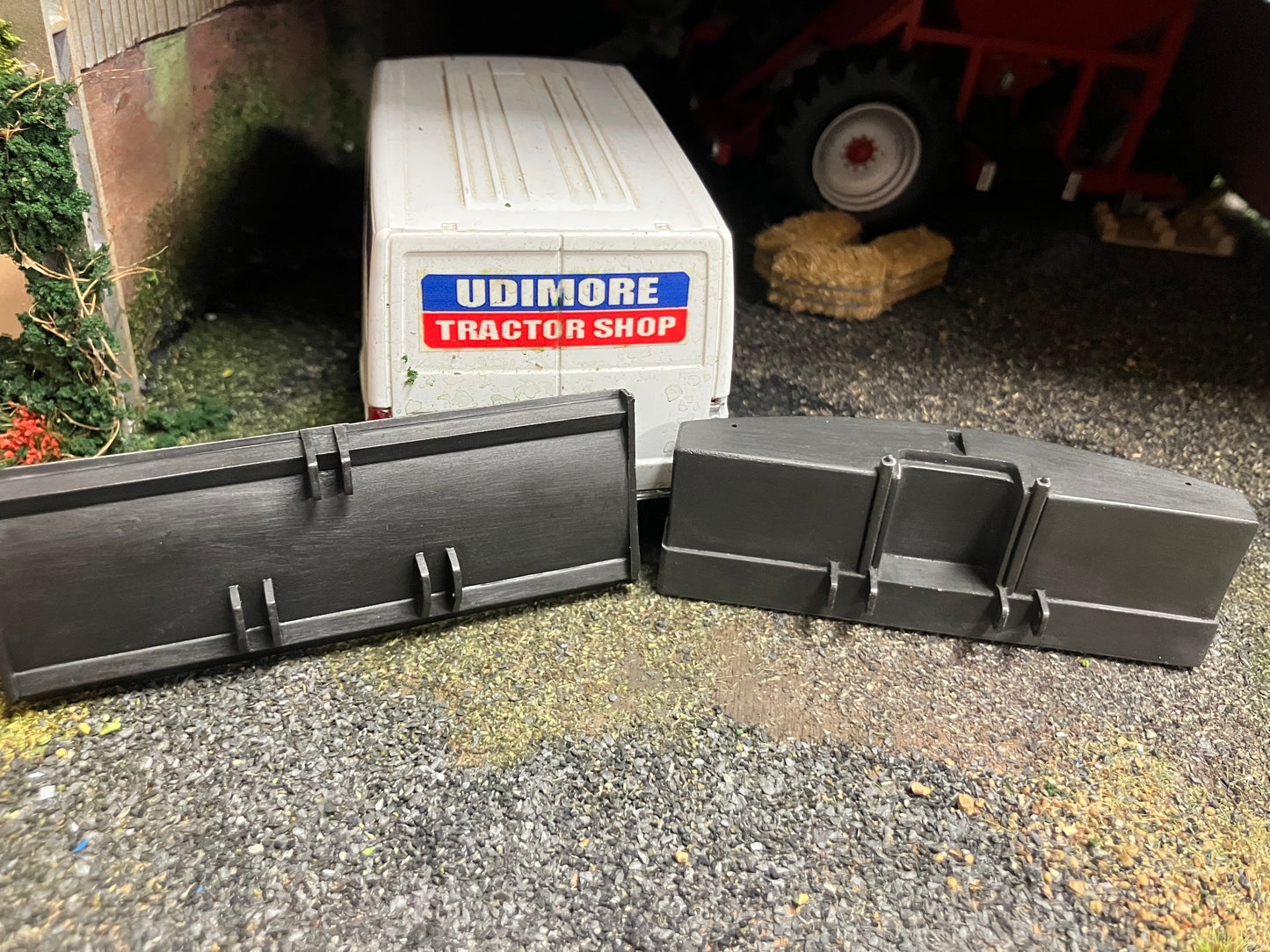 Front Blade & Rear Sledgehammer Scraper kit with lights Artisan32 Silage kit farm machinery 1:32 scale 03220