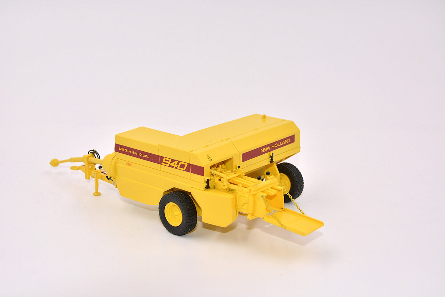 PRE ORDER New Holland 940 Hayliner Baler Limited Edition Stunning in 1:32 scale VKA Models