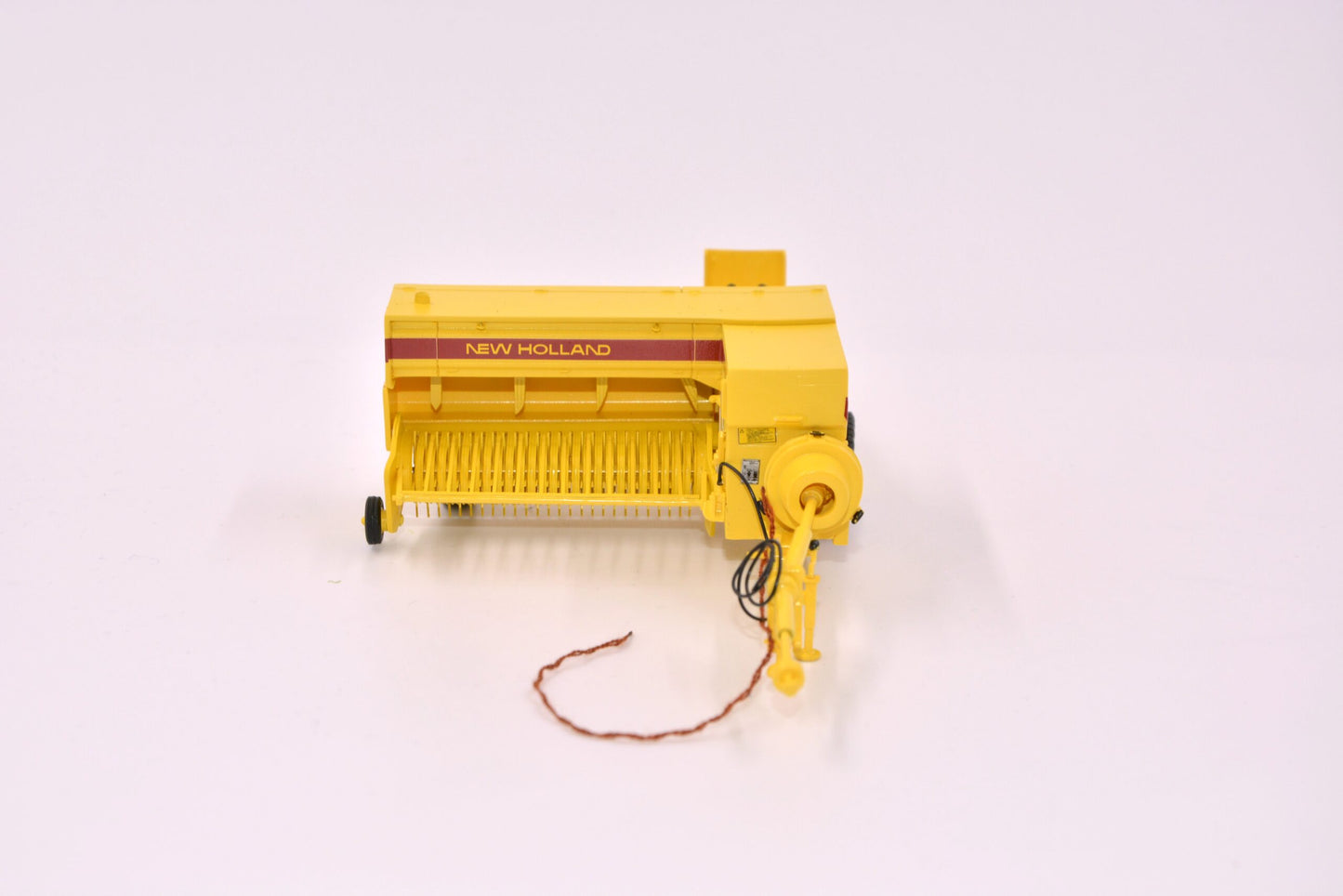 PRE ORDER New Holland 945 Hayliner Baler Limited Edition Stunning in 1:32 scale VKA Models