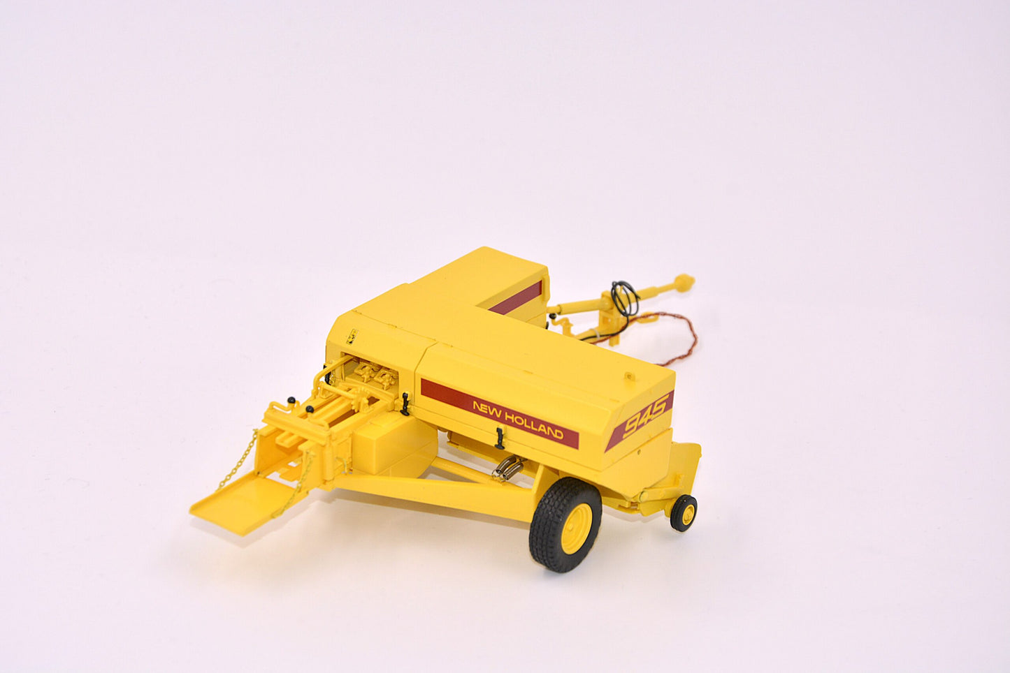 PRE ORDER New Holland 945 Hayliner Baler Limited Edition Stunning in 1:32 scale VKA Models