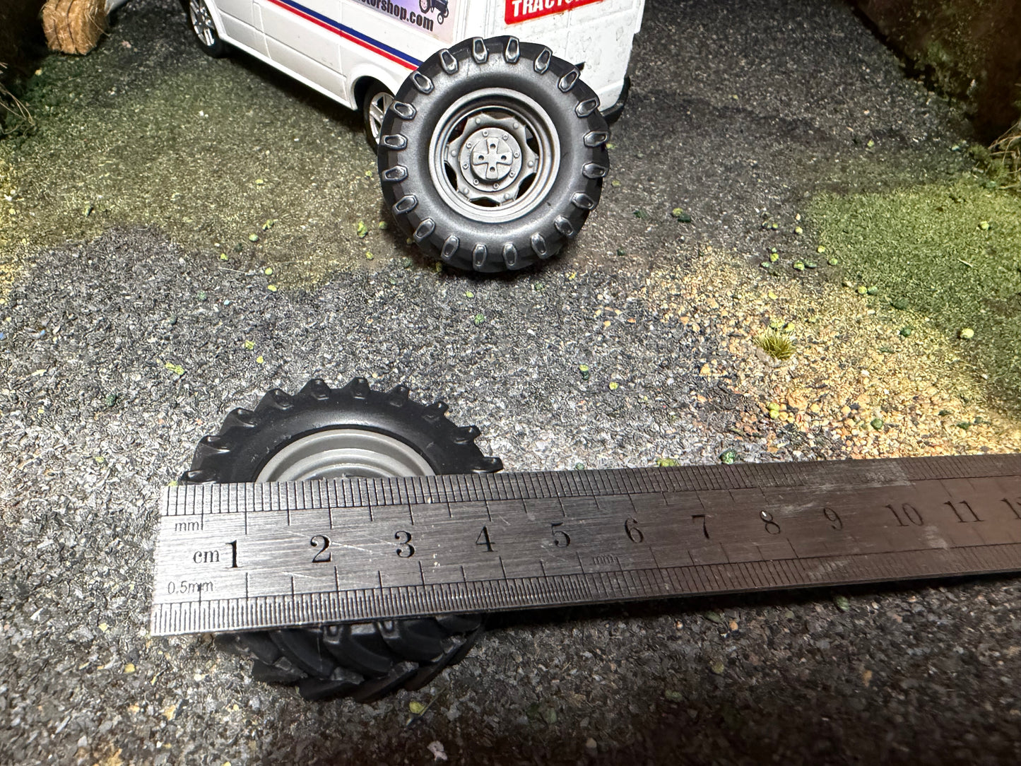 04259 pair of 4wd Tractor Front wheels 45mm x 15mm Artisan32 farm machinery 1:32 scale