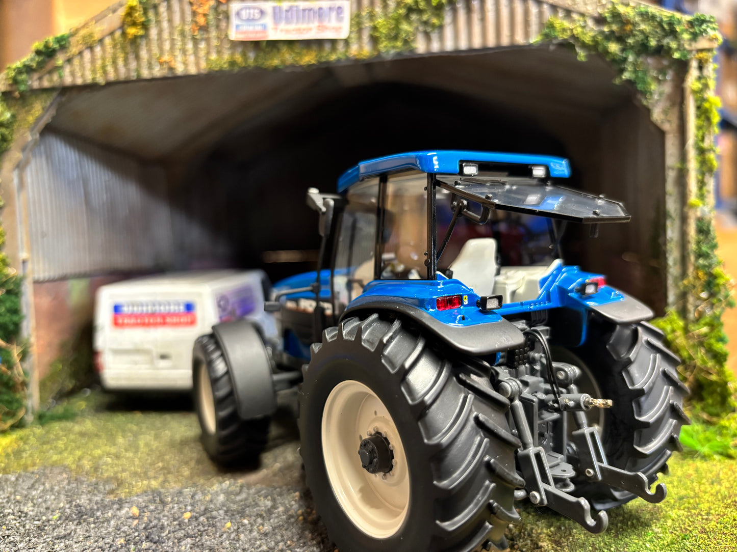 Ford 8970 tractor 1:32 scale BOXED Limited Edition Imber ROS