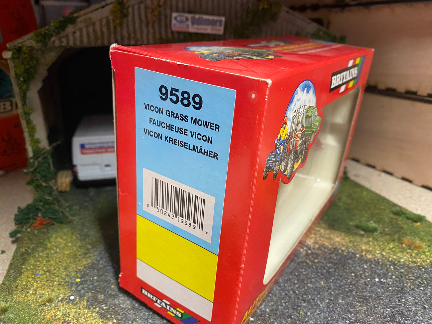 9589 Britains Vicon Grass mower 1:32 BOXED obsolete