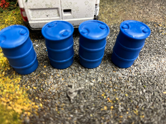 04889-4 Four x Fuel Water barrel Jerry cans with hand pump Artisan32 farm machinery 1:32 scale