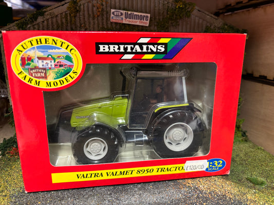 00236 Britains Green Valtra Valmet 8950 Tractor in original Box obsolete RARE
