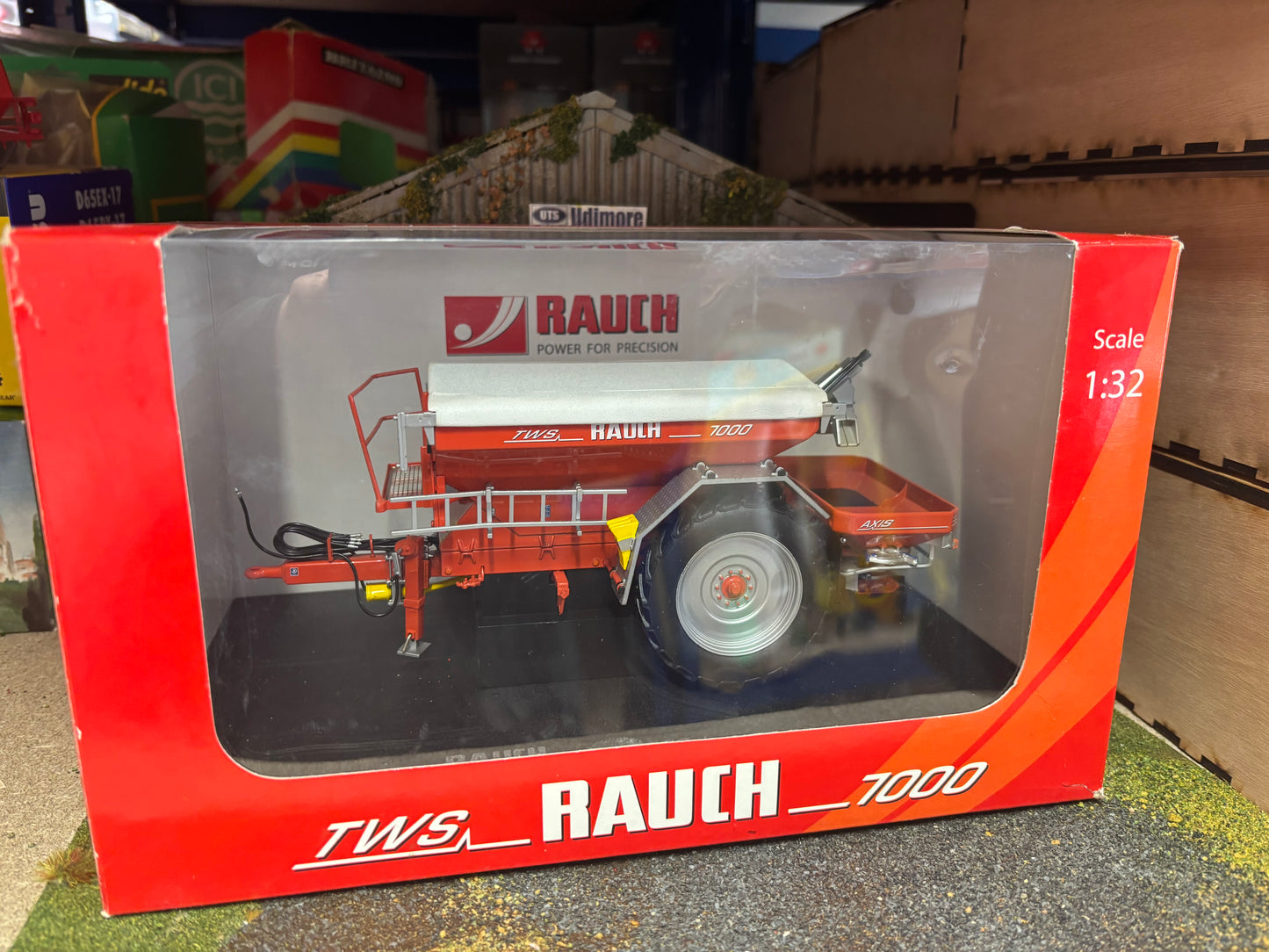Rauch TWS 7000 + Axis 30.1 Fertiliser spreader system 1:32 scale Universal Hobbies UH2868
